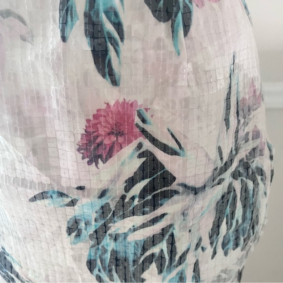 H&M Sequin Flower Print size 6 skirt with gold zipper closure - Picture 6 of 8